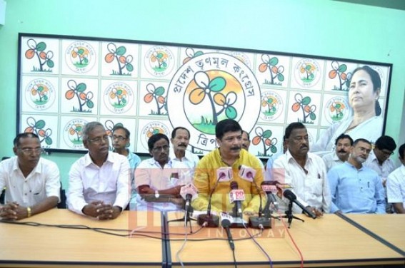 TMC raised voice against poor pay scale, price hike & Govt.’s interference in media TMC raised voice against poor pay scale, price hike & Govt.’s interference in media